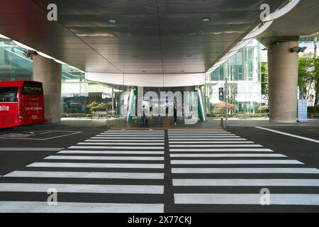 INCHEON, CORÉE DU SUD - 18 MAI 2017 : vue sur la rue de l'aéroport international d'Incheon. Banque D'Images