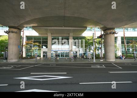 INCHEON, CORÉE DU SUD - 18 MAI 2017 : vue sur la rue de l'aéroport international d'Incheon. Banque D'Images