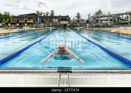 Hradec Kralove, République tchèque. 18 mai 2024. La piscine Flosna à Hradec Kralove, en République tchèque, a ouvert sa saison estivale le 18 mai 2024. Crédit : David Tanecek/CTK photo/Alamy Live News Banque D'Images