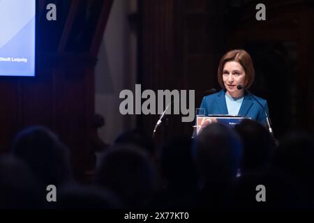 AM Samstag wurde der Robert-Blum-Preis für Demokratie an Maia Sandu, Präsidentin der Republik Moldau, verliehen. Der Preis, der mit 10,000 Euro dotiert ist, wird jährlich von der Stadt Leipzig in Erinnerung an den Revolutionär Robert Blum 1807-1848 vergeben. Blum War politisch und publizistisch von Leipzig aus tätig und trat während der Revolution 1848/49 für demokratische Rechte und gewaltfreie Veränderung der Gesellschaft ein. Preisverleihung Robert Blum Preis *** samedi, le Prix Robert Blum pour la démocratie a été décerné à Maia Sandu, Présidente de la République de Moldavie le prix, qui Banque D'Images
