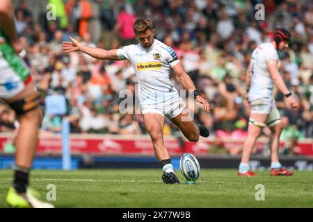 Henry Slade d'Exeter Chiefs frappe un penalty lors du match Gallagher Premiership Leicester Tigers vs Exeter Chiefs à Mattioli Woods Welford Road, Leicester, Royaume-Uni, le 18 mai 2024 (photo de Craig Thomas/News images) Banque D'Images