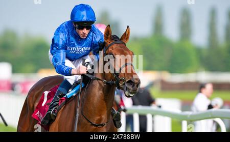 Newbury, Royaume-Uni, samedi 18 mai 2024 ; Diamond Rain et le jockey William Buick remportent les Trial Stakes du Haras de Bouquetot Fillies (listé) pour l'entraîneur Charlie Appleby et le propriétaire Godolphin. Crédit JTW Equine images / Alamy. Banque D'Images