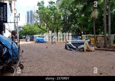 18 mai 2024, Porto Alegre, Rio Grande do Sul, Brésil : Porto Alegre (RS), 05/18/2024 Ã¢â‚¬' PERTE/CLIMAT/INONDATION/RS Ã¢â‚¬' enregistrement des dommages causés dans la région du Centre historique, ce samedi (18). La journée est une journée de nettoyage pour les résidents et commerçants de la région centrale de la capitale, dont les pertes sont encore comptabilisées. (Foto : Marcelo Oliveira/Thenews2/Zumapress) (crédit image : © Marcelo Oliveira/TheNEWS2 via ZUMA Press Wire) USAGE ÉDITORIAL SEULEMENT! Non destiné à UN USAGE commercial ! Banque D'Images