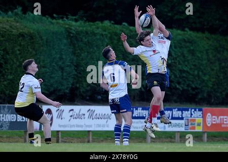 Jedburgh, Royaume-Uni. 18 mai 2024. Finale des Kings of the 7s 2023 le 121e match des JedForest Sevens à Riverside Park, Jedburgh. Vainqueurs Melrose Rugby. Vaincre les hôtes Jedforest dans une finale durement disputée Jedforest 12 Melrose 19. Vainqueur de la série Kings of the Sevens Kelso RFC. Crédit : Rob Gray/Alamy Live News Banque D'Images