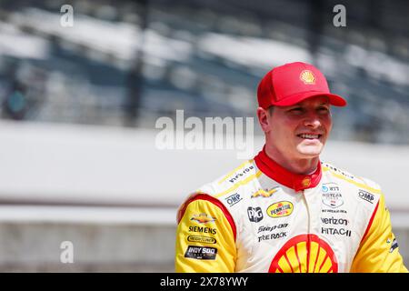 Indianapolis, États-Unis. 18 mai 2024. INDIANAPOLIS, INDIANA - 18 MAI : Josef Newgarden, pilote de l'équipe Penske, lors des qualifications pour l'Indy 500 2024 à Indianapolis Motor Speedway le 18 mai 2024 à Indianapolis, Indiana. Crédit : Jeremy Hogan/Alamy Live News Banque D'Images