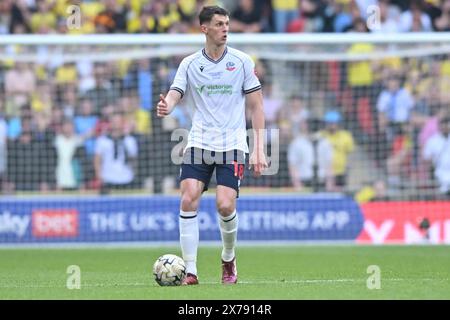 Eoin Toal (18 Bolton Wanderers) contrôle le ballon lors du match final de Sky Bet League 1 Play Off entre Bolton Wanderers et Oxford United au stade de Wembley, Londres, samedi 18 mai 2024. (Photo : Kevin Hodgson | mi News) crédit : MI News & Sport /Alamy Live News Banque D'Images