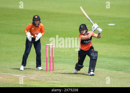 Southampton, Royaume-Uni, 18 mai 2024. Lucy Higham des Blaze battant lors du match de la Charlotte Edwards Cup entre les Southern Vipers et les Blaze au Utilita Bowl, Southampton. Crédit : Dave Vokes/Alamy Live News Banque D'Images
