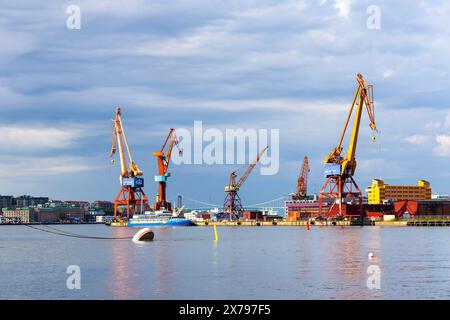 Grues du chantier naval de Gothenburg (Götaverken), à Lundbyvassen, Gothenburg, Suède Banque D'Images