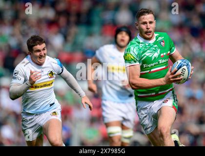 Leicester, Royaume-Uni. 18 mai 2024. Les tigres attaquent avec la poursuite des chefs lors du Gallagher Premiership Rugby match entre les Leicester Tigers et les Exeter Chiefs au Welford Road Stadium, Leicester, Royaume-Uni, le 18 mai 2024. Photo de Mark Dunn. Utilisation éditoriale uniquement, licence requise pour une utilisation commerciale. Aucune utilisation dans les Paris, les jeux ou les publications d'un club/ligue/joueur. Crédit : UK Sports pics Ltd/Alamy Live News Banque D'Images