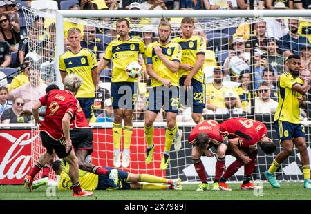 Nashville, Tennessee, États-Unis. 18 mai 2024. Le milieu de terrain d'Atlanta United Saba Lobzhanidze (9) tire au but lors de son match de football en MLS contre Nashville SC. (Crédit image : © Camden Hall/ZUMA Press Wire) USAGE ÉDITORIAL SEULEMENT! Non destiné à UN USAGE commercial ! Banque D'Images