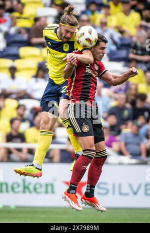 Nashville, Tennessee, États-Unis. 18 mai 2024. Walker Zimmerman (25 ans), le défenseur de Nashville SC, est en tête du ballon lors de son match de football en MLS contre Atlanta United FC. (Crédit image : © Camden Hall/ZUMA Press Wire) USAGE ÉDITORIAL SEULEMENT! Non destiné à UN USAGE commercial ! Banque D'Images