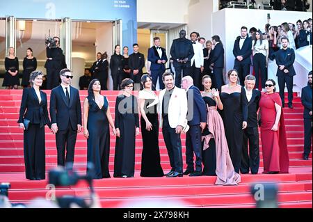 Cannes, France. 18 mai 2024. Camille, Clement Ducol, Adriana Paz, Rachida Dati, Selena Gomez, Edgar Ramirez, Jacques Audiard, Zoe Saldana, Karla Sofia Gascon, Damien Jalet, et Virginie Montel assistent au tapis rouge ''Emilia Perez'' du 77ème Festival de Cannes au Palais des Festivals de Cannes, France, le 18 mai 2024. (Photo de Stefanos Kyriazis/NurPhoto) crédit : NurPhoto SRL/Alamy Live News Banque D'Images