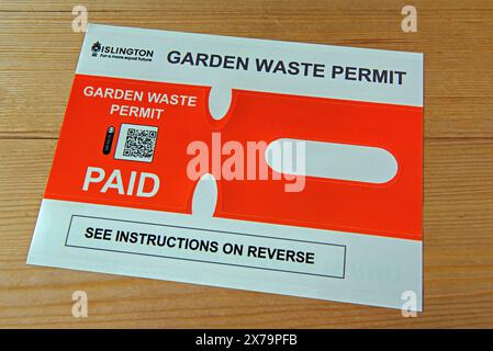 Permis de déchets de jardin délivré par Islington Council. À partir d'avril 2024, les résidents d'Islington sont facturés 75 £ par an pour l'enlèvement des déchets verts Banque D'Images