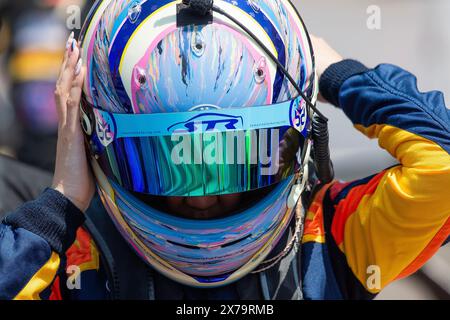 Les Amériques. 18 mai 2024. Samantha Tan (38) avec ST Racing dans la BMW M4 GT3 se prépare pour le départ de la course 1 sur le circuit des Amériques de Fanatec GT World Challenge America. Austin, Texas. Mario Cantu/CSM/Alamy Live News Banque D'Images