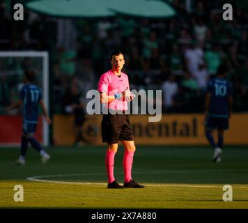 Austin, Texas, États-Unis. 18 mai 2024. Arbitre Sergii Boiko avant le début d'un match de Ligue majeure de football le 18 mai 2024 à Austin. Austin a gagné, 3-2. (Crédit image : © Scott Coleman/ZUMA Press Wire) USAGE ÉDITORIAL SEULEMENT! Non destiné à UN USAGE commercial ! Banque D'Images