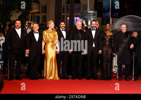 Denis Menochet, Rolando Ravello, Cate Blanchett, Evan Johnson, Guy Maddin, Galen Johnson, Nikki Amuka-Bird und Roy Dupuis BEI der Premiere des Kinofilms 'Rumours' auf dem Festival de Cannes 2024 / 77. Internationale Filmfestspiele von Cannes im Palais des Festivals. Cannes, 18.05.2024 Banque D'Images