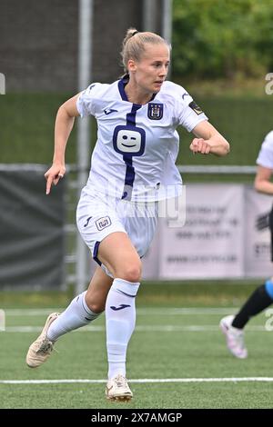 Aalter, Belgique. 18 mai 2024. Juliette Vidal (56) d'Anderlecht photographiée lors d'un match de football féminin entre le Club Brugge Dames YLA et le RSC Anderlecht le 9ème jour de match en play-off 1 de la saison 2023 - 2024 de la Super League belge des femmes du loto, le samedi 18 mai 2024 à Aalter, BELGIQUE . Crédit : Sportpix/Alamy Live News Banque D'Images