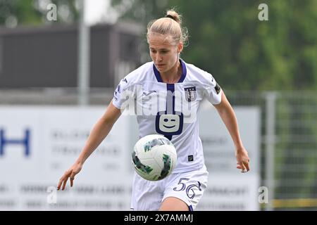 Aalter, Belgique. 18 mai 2024. Juliette Vidal (56) d'Anderlecht photographiée lors d'un match de football féminin entre le Club Brugge Dames YLA et le RSC Anderlecht le 9ème jour de match en play-off 1 de la saison 2023 - 2024 de la Super League belge des femmes du loto, le samedi 18 mai 2024 à Aalter, BELGIQUE . Crédit : Sportpix/Alamy Live News Banque D'Images