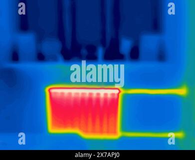 batterie de chauffage de section. Image de la caméra infrarouge. Banque D'Images