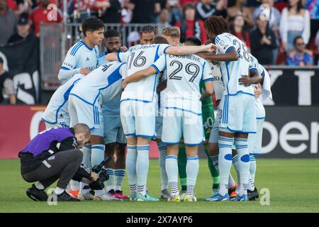 Toronto, Canada. 18 mai 2024. Les joueurs de CF Montréal se rencontrent avant le match de la MLS entre Toronto FC et CF Montréal au BMO Field. Scores finaux ; Toronto 5:1 Montréal. Crédit : SOPA images Limited/Alamy Live News Banque D'Images
