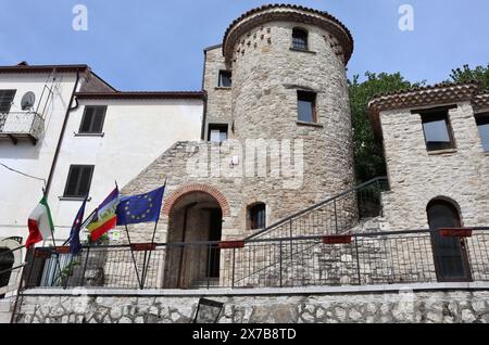 Macchiagodena - Torretta medioevale sede della Casa del Libro Banque D'Images