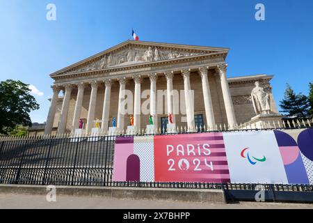 VÉNUS DE MILO PRATIQUANT LE SPORT POUR PARIS 2024 ASSEMBLEE NATIONALE PARIS Banque D'Images