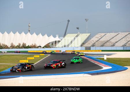 46 BRICHE Julien (fra), NAVARRO Jean-Laurent (fra), JSB compétition, Porsche 718 Cayman GT4 RS CS, action 07 Safranov Stanislav (nd), VAINTRUB Aleksandr (nd), Mirage Racing Aston Martin Vantage AMR GT4 Evo, action lors de la 2ème manche de la série européenne GT4 2024 propulsé par Rafa Racing Club sur le Misano World circuit Marco Simoncelli, du 17 au 19 mai 2024 à Misano Adriatico, Italie - photo Damien Doumergue / DPPI Banque D'Images