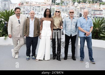 Denis Menochet, Rolando Ravello, Nikki Amuka-Bird, Cate Blanchett, Roy Dupuis et Charles Dance assistent à la conférence photo Rumours au 77e Festival de Cannes au Palais des Festivals le 19 mai 2024 à Cannes, France. Photo de David NIVIERE ABACAPRESS. COM Banque D'Images