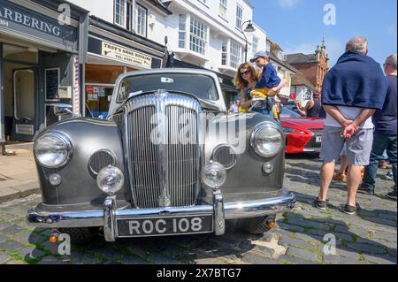 Faversham, Kent, Royaume-Uni. 19 mai 2024. Deuxième journée du Festival des Transports de Faversham 2024. Salon de voitures et motos dans le centre-ville. Crédit : Phil Robinson/Alamy Live News Banque D'Images