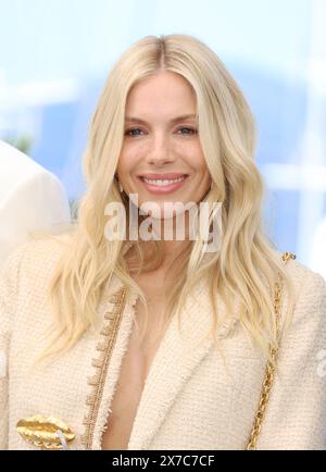 France. 19 mai 2024. Sienna Miller participe à l'appel photo 'Horizon : an American Saga' au 77e Festival de Cannes au Palais des Festivals le 19 mai 2024 à Cannes, France. Photo : DGP/imageSPACE crédit : Imagespace/Alamy Live News Banque D'Images