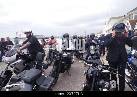 Plus de 1000 motocyclistes ont pris part à la région de Bournemouth-Poole pour le Distinguished Gentlemans Ride 2024. Dans le cadre d'un événement mondial. Le Distinguished Gentlemans Ride recueille des fonds pour la santé des hommes. Banque D'Images