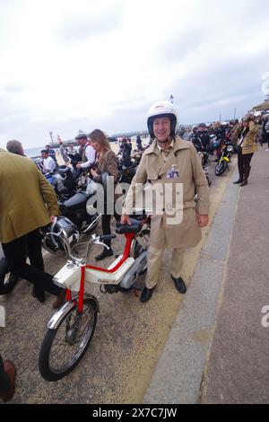 Plus de 1000 motocyclistes ont pris part à la région de Bournemouth-Poole pour le Distinguished Gentlemans Ride 2024. Dans le cadre d'un événement mondial. Le Distinguished Gentlemans Ride recueille des fonds pour la santé des hommes. Banque D'Images