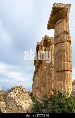 Castelvetrano, Italie - 3 janvier 2024 : vue du Temple C à Selinunte en Sicile Banque D'Images