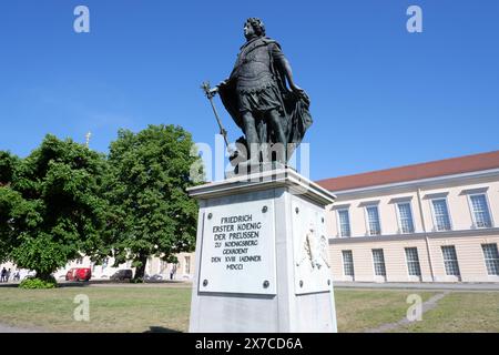 Friedrich 1, roi de Prusse - copie moderne d'une statue d'Andreas Schlüter au Schloss Charlottenburg Banque D'Images