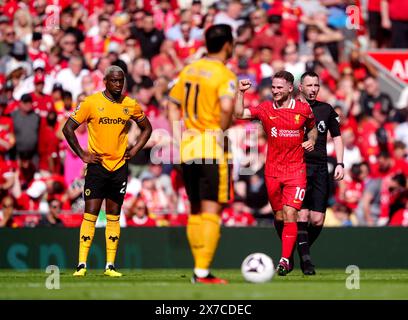 Alexis Mac Allister de Liverpool célèbre avoir marqué le premier but de son équipe lors du match de premier League à Anfield, Liverpool. Date de la photo : dimanche 19 mai 2024. Banque D'Images