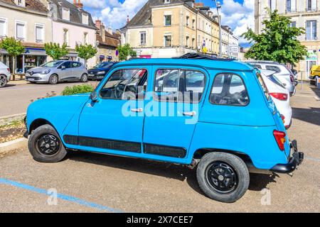 Renault 4 GTL 'Clan' lancé en 1986 - le Blanc, Indre (36), France. Banque D'Images