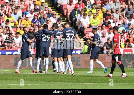 Bramall Lane, Sheffield, Royaume-Uni. 19 mai 2024. Premier League Football, Sheffield United contre Tottenham Hotspur ; Spurs célèbrent le but marqué par Dejan Kulusevski à la 14e minute pour 0-1 crédit : action plus Sports/Alamy Live News Banque D'Images