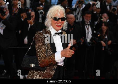 19 mai 2024, Cannes, Cote D'azur, France : ELLEN VON UNWERTH marche sur le tapis rouge avant la première projection de 'Horizon : une saga américaine' au 77e Festival annuel de Cannes au Palais des Festivals de Cannes, France (crédit image : © Mickael Chavet/ZUMA Press Wire) USAGE ÉDITORIAL SEULEMENT! Non destiné à UN USAGE commercial ! Banque D'Images