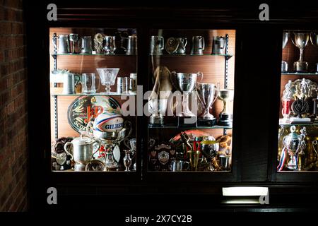 Newcastle upon Tyne Royaume-Uni : 7 octobre 2023 : une vitrine d'armoire de trophée de rugby Club Banque D'Images