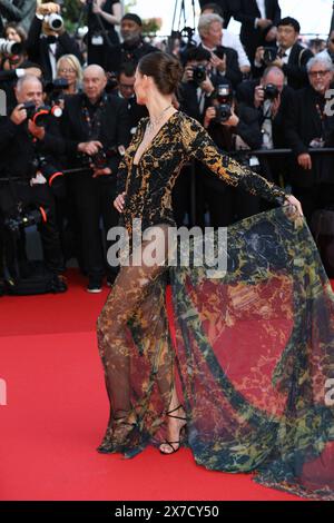 19 mai 2024, Cannes, Côte d'azur, France : NATASHA POLY marche sur le tapis rouge avant la projection en avant-première de 'Horizon : une saga américaine' au 77e Festival annuel de Cannes au Palais des Festivals de Cannes, France (crédit image : © Mickael Chavet/ZUMA Press Wire) USAGE ÉDITORIAL SEULEMENT! Non destiné à UN USAGE commercial ! Banque D'Images