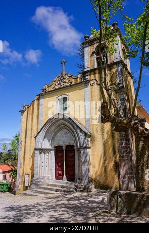 Église Santa Maria ou Igreja de Santa Maria à Sintra, Portugal. L'église a été construite au XIIe siècle par le roi Afonso Henriques mais reconstruite après le tremblement de terre de 1755. Banque D'Images