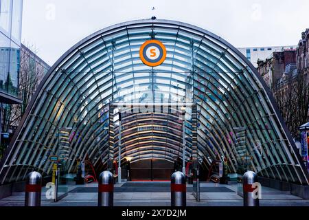 Glasgow Écosse : 11 février 2024 : extérieur de la station de métro St Enoch dans la ville de Glasgow Buchanan Street Banque D'Images