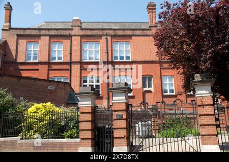 Highgate School Science Quad, Highgate Village, Londres, Royaume-Uni. Highgate School, anciennement Sir Roger Cholmeley's School à Highgate, est une école mixte, Banque D'Images