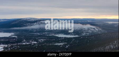 Paysage panoramique aérien en Laponie, Finlande Banque D'Images
