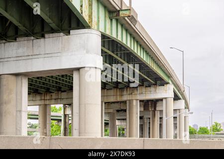 image détaillée du fond d'une route au-dessus du mensonge dans les reines Banque D'Images