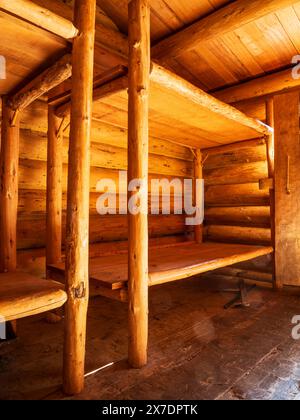 Chambre à l'intérieur des bâtiments reconstruits, fort Clatsop National Memorial près d'Astoria, Oregon. Banque D'Images