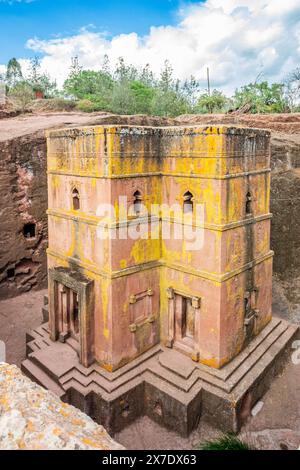 Église ortodoxe en forme de croix monolithique taillée dans la roche de Saint George, Lalibela, région d'Amhara, Ethiopie. Banque D'Images