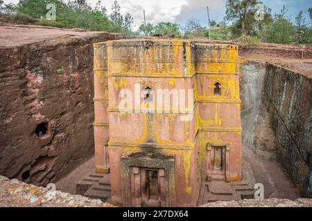 Église ortodoxe en forme de croix monolithique taillée dans la roche de Saint George, Lalibela, région d'Amhara, Ethiopie. Banque D'Images