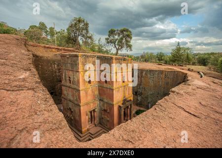 Église ortodoxe en forme de croix monolithique taillée dans la roche de Saint George, Lalibela, région d'Amhara, Ethiopie. Banque D'Images