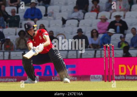 Leeds, 19 mai 2024. Lauren Filer battant pour l'Angleterre féminine contre le Pakistan dans un match international de la série T20 à Headingley, Leeds. Crédit : Colin Edwards/Alamy Live News Banque D'Images